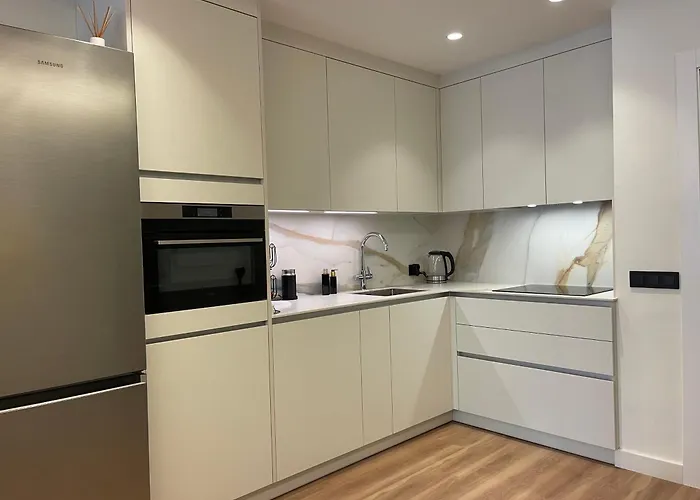 Paraiso Old Town&beach With Balcony * 에스테포나