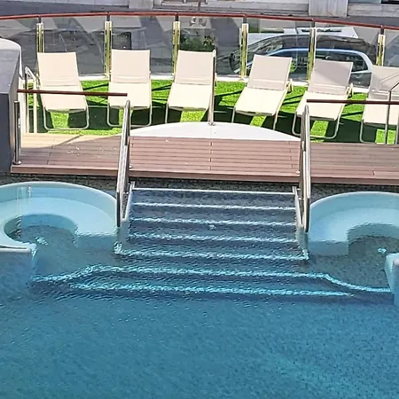 Paraiso Old Town&beach With Balcony Apartman *